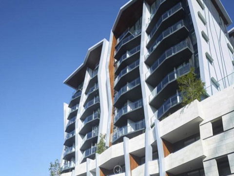 ONE OAK (693I) - Tourism Cairns 1