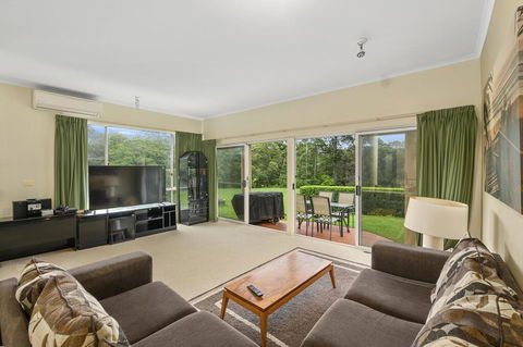 Opal Coast Villa - Tourism Cairns 0