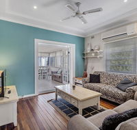 Oscars Pet Friendly Beach House 14 Tomaree Road - Tourism Cairns