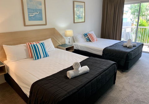 Outrigger Burleigh - Tourism Cairns 1