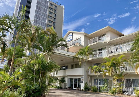 Outrigger Burleigh - Tourism Cairns 0