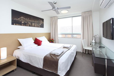 PA Apartments - Tourism Cairns 1