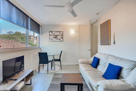 PADDINGTON PAD With PARKING & SMART TV & POOL - Tourism Cairns 3