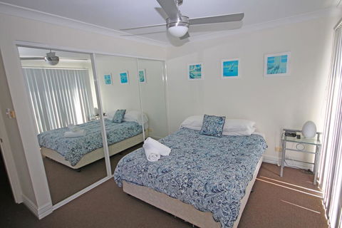 Paradise Waters - No. 19 - Tourism Cairns 3