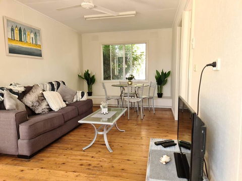 Park Beach Cabins - Tourism Cairns 0