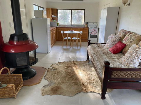 Pear Tree Cottage At Amiens - Tourism Cairns 0