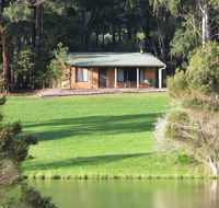 Pemberton Lake View Chalets - Tourism Cairns