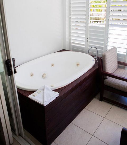 PENTHOUSE 3133 Beach Club - Tourism Cairns 3