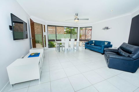Pet Friendly Tomaree Rd 142 - Shoal Bay - Tourism Cairns 0