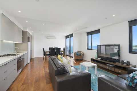 Pier Point 105 - Tourism Cairns 1