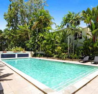 Plantation House 1 Spacious 4 Bedroom House Near Beach WIFI Netflix Telstra TV Playground Pool BBQ