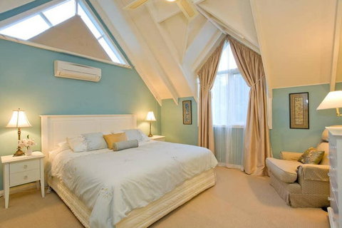 PLUM TREE COTTAGE - Spa Cottage With Woodfire - Tourism Cairns 1