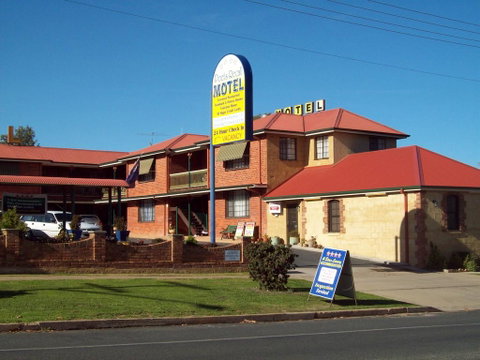 Poet's Recall Motel - Tourism Cairns 0