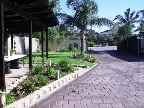 Port Noarlunga Motel - Tourism Cairns 1
