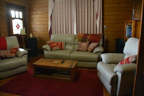 Portarlington Vicarage - Tourism Cairns 3