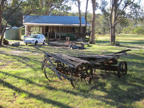 Possum's Hollow And Hooter's Hut - Tourism Cairns 1