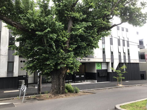 Q Squared Serviced Apartments - Tourism Cairns 1