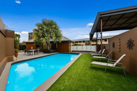 Quality Hotel City Centre - Tourism Cairns 0