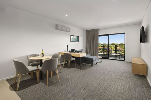Quality Hotel Lakeside - Tourism Cairns 3