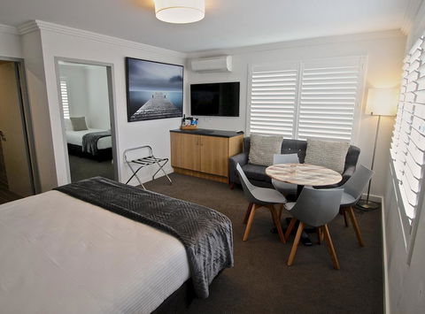 Quays Hotel - Tourism Cairns 2