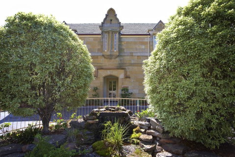 Quest Trinity House - Tourism Cairns 0