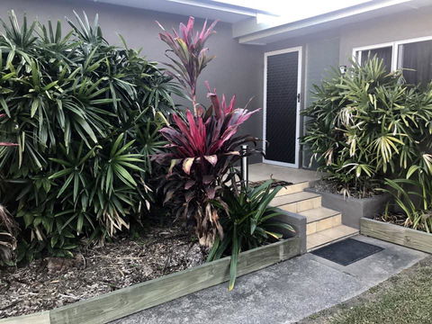 QUIRKY QUEENSLANDER 6 BEDROOM HOME - Tourism Cairns 1