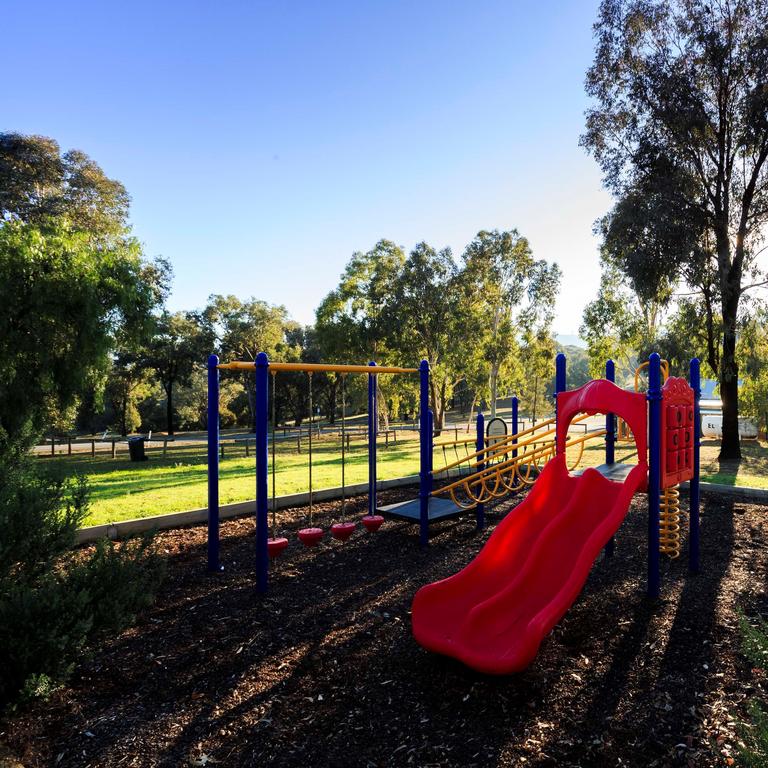 Peelwood NSW Tourism Cairns