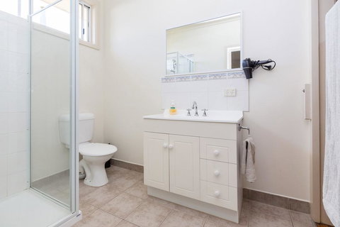 RENOVATED BEACH BEAUTY - ROSEBUD - Tourism Cairns 0