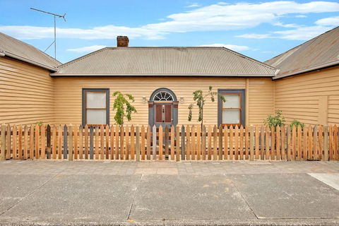 Robinson Cottage - Tourism Cairns 0