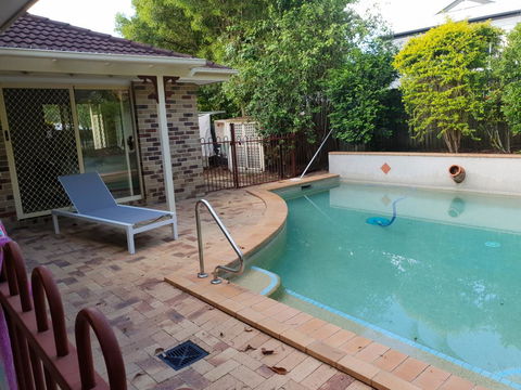 Robyn's Nest - Hosted, Bed And Breakfast - Tourism Cairns 0