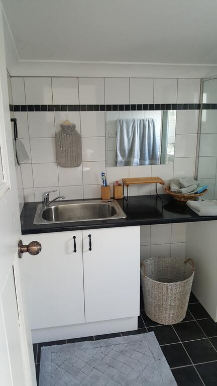 Rosslyn Cottages - Tourism Cairns 2
