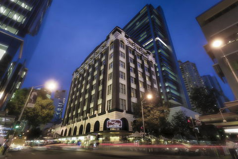 Royal Albert Hotel - Tourism Cairns 0