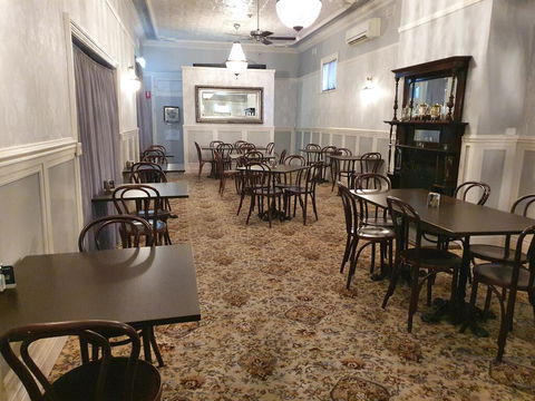 Royal Hotel - Tourism Cairns 2
