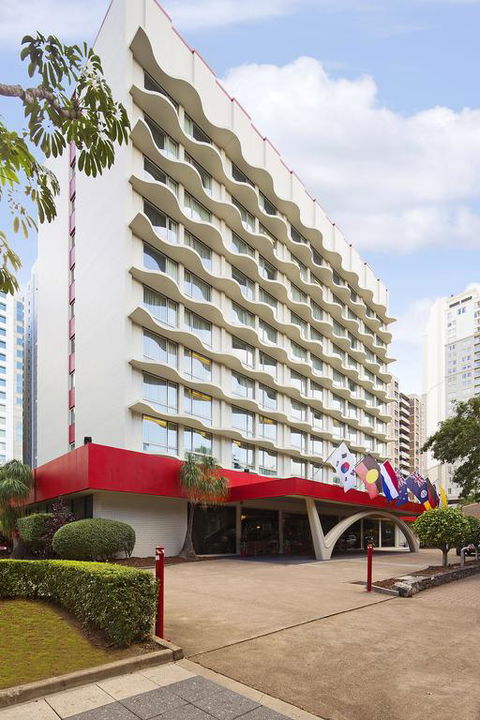 Royal On The Park - Tourism Cairns 3