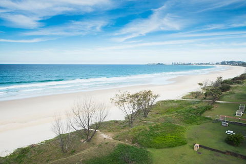 San Simeon Beachfront Apartments Tugun - Tourism Cairns 0