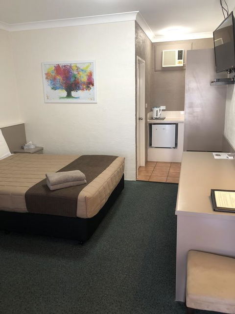 Sapphire City Motor Inn - Tourism Cairns 2