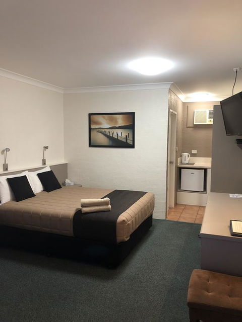 Sapphire City Motor Inn - Tourism Cairns 1