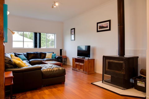 Sapphire Cottage - Tourism Cairns 1