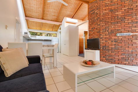 Sapphire Sea N Sand - Tourism Cairns 2