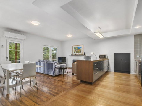 SEA CORNER - Anglesea - Tourism Cairns 1