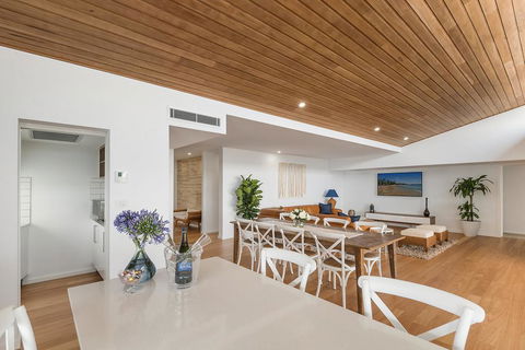 Sea La Vie #2 Luxury Apartment In Coffs Harbour Jetty With Pool, Views And Walking Distance To The Beach! - Tourism Cairns 0