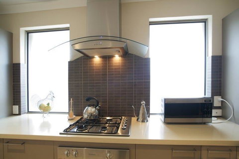 Seal 4 Bedroom House By Shoalwater Executive Homes - Tourism Cairns 3