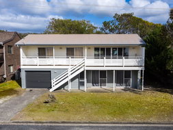 Book Bonny Hills Accommodation Tourism Cairns Tourism Cairns