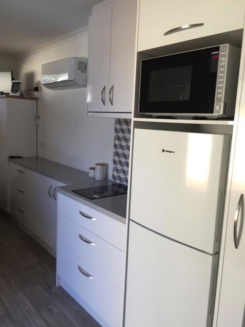 Self Contained Cabin - Tourism Cairns 2