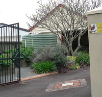 Self-contained 2 bedroom Apartment - Tourism Cairns