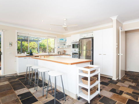 Serenity', 7 Mulloway Place - Peaceful House With Air Con Netflix & WIFI - Tourism Cairns 2