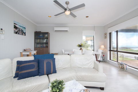 Shanti By The Sea - Tourism Cairns 3