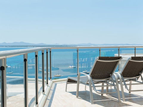 Shoal Bay Penthouse With Views And Resort Facilities - Tourism Cairns 0