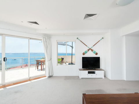 Shoal Bay Penthouse With Views And Resort Facilities - Tourism Cairns 2