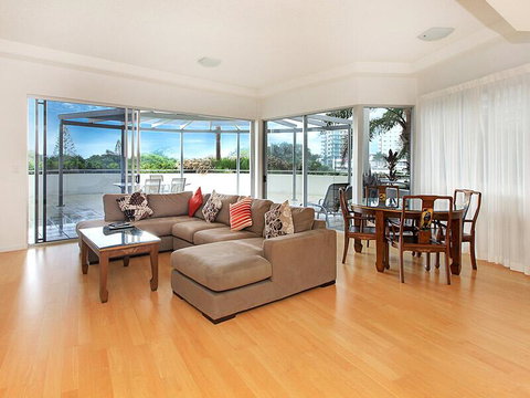 Silver Sea On Sixth Resort - Tourism Cairns 2